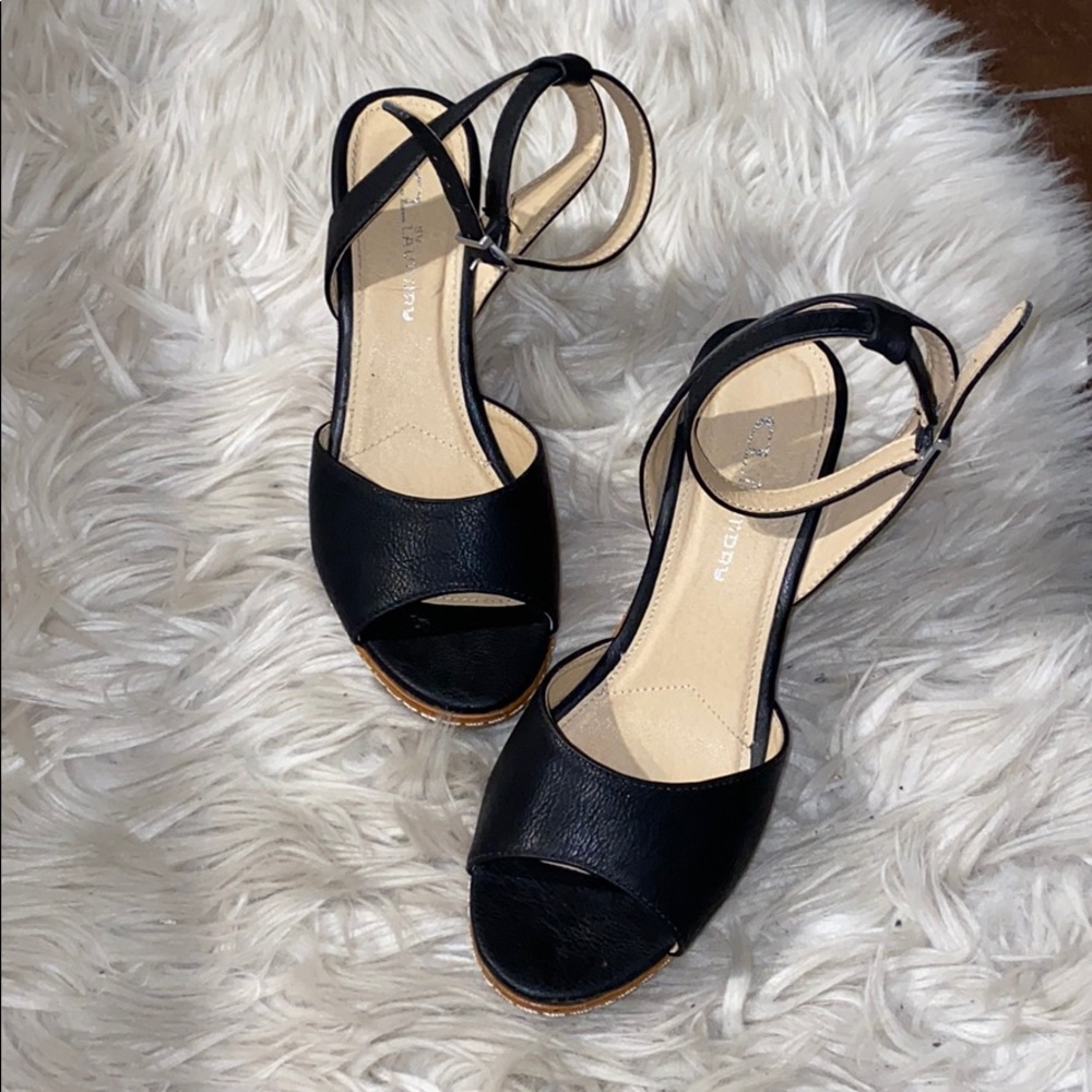 Black Wedges